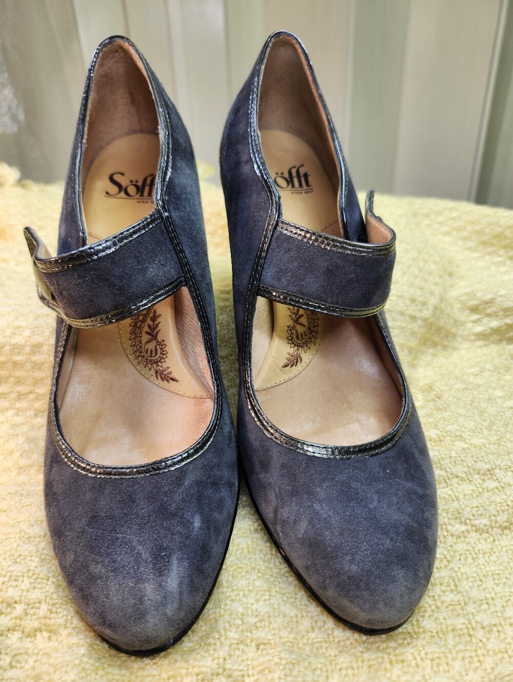 SOFFT Women's Suede Mary Jane Pumps in Navy
